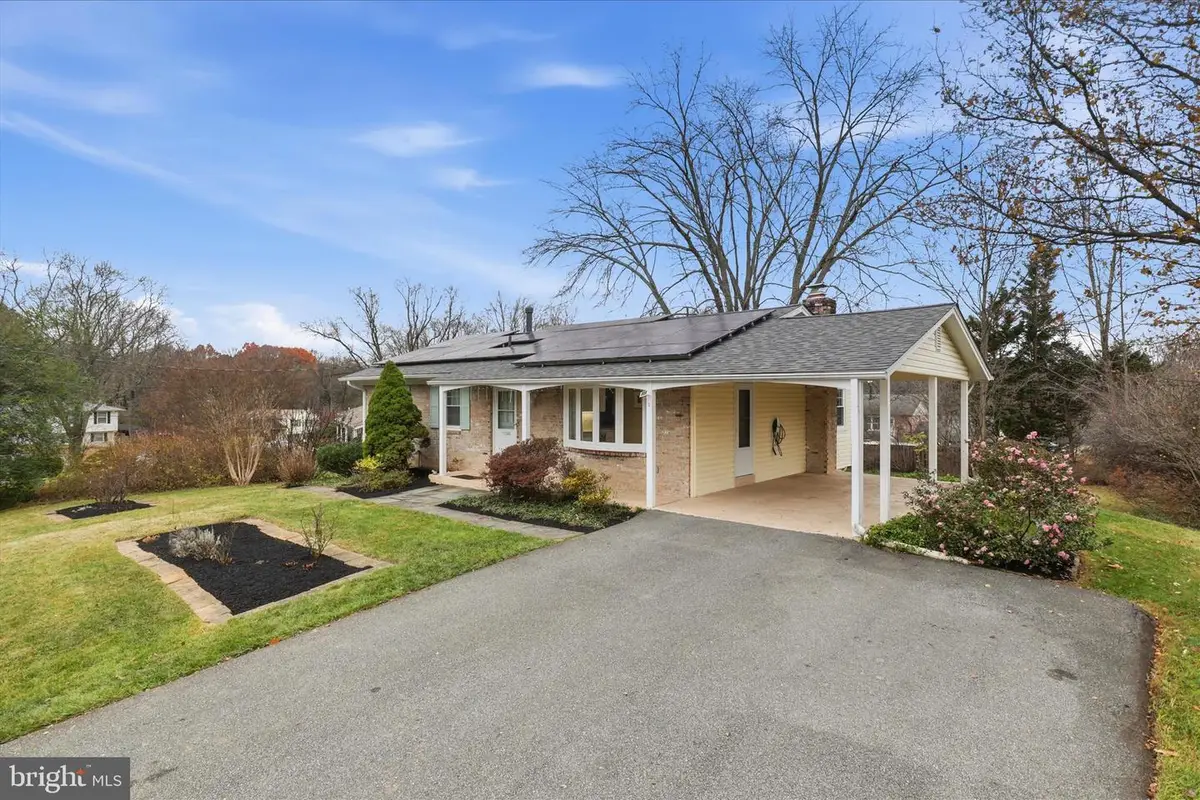 17542 Wheat Fall Dr, Rockville, MD 20855 - Image #1