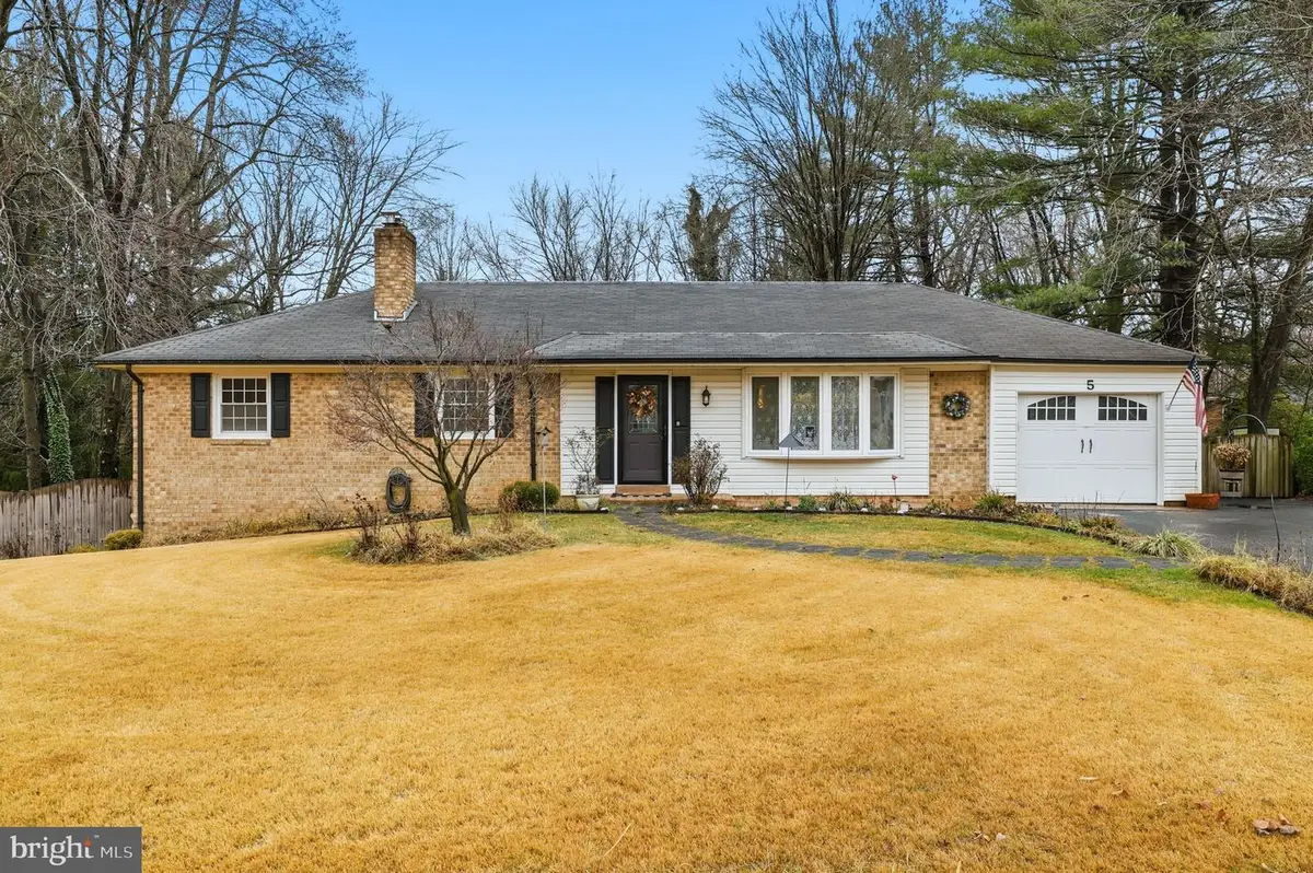 5 Roseneath Ct, Olney, MD 20832 - Image #1