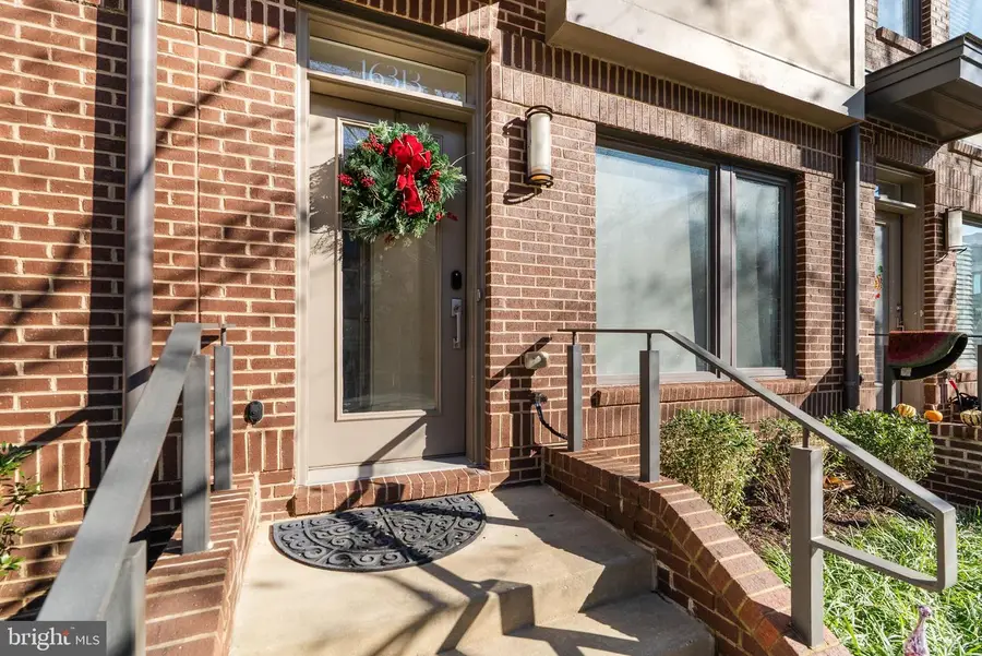 16313 Decker Pl, Rockville, MD 20855 - Image #3