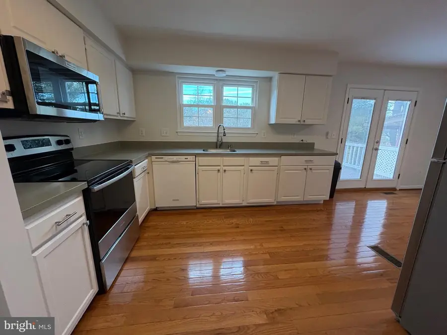 19442 Sandy Lake Dr, Gaithersburg, MD 20879 - Image #2