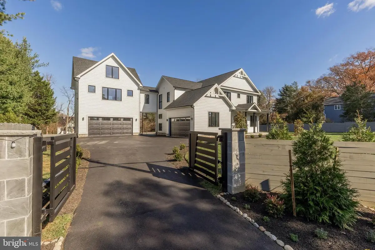 14051 Esworthy Rd, Darnestown, MD 20874 - Image #1