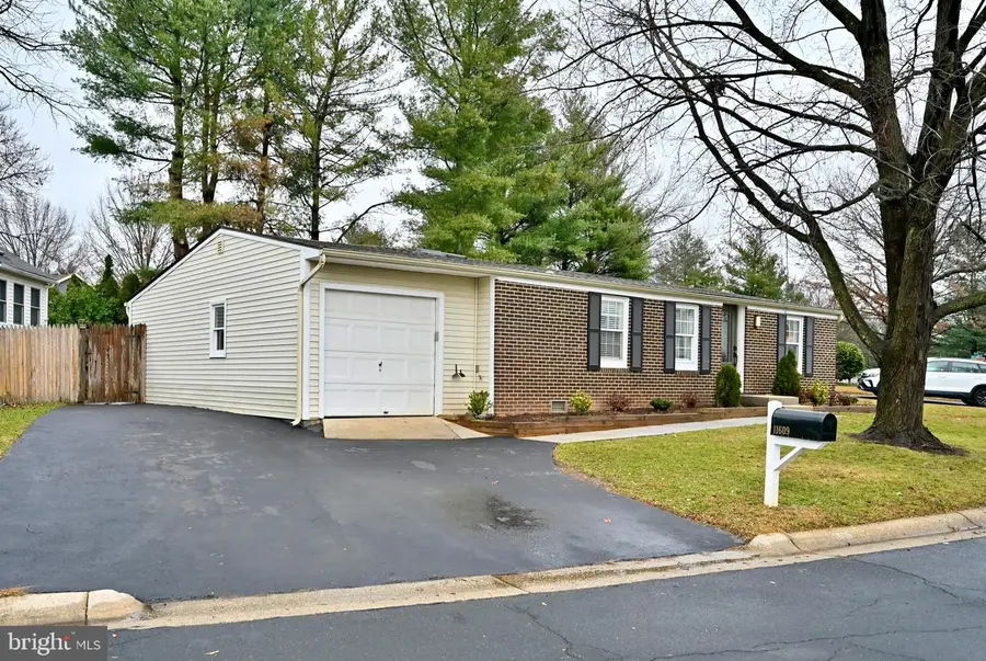 11609 Hourglass Way, Germantown, MD 20876 - Image #2
