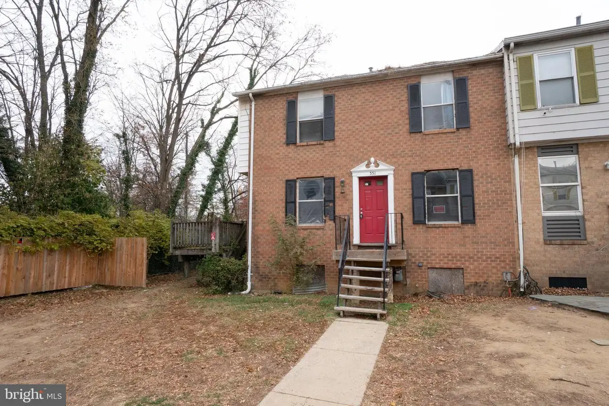 551 W Diamond Ave #17, Gaithersburg, MD 20877 - Image #1