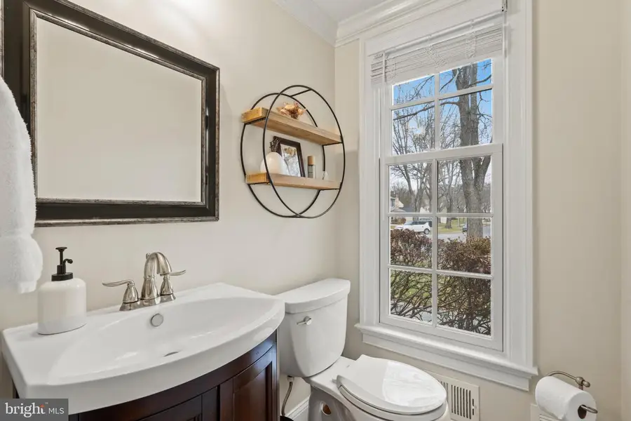 5 Columbia Ct, Rockville, MD 20850 - Image #3