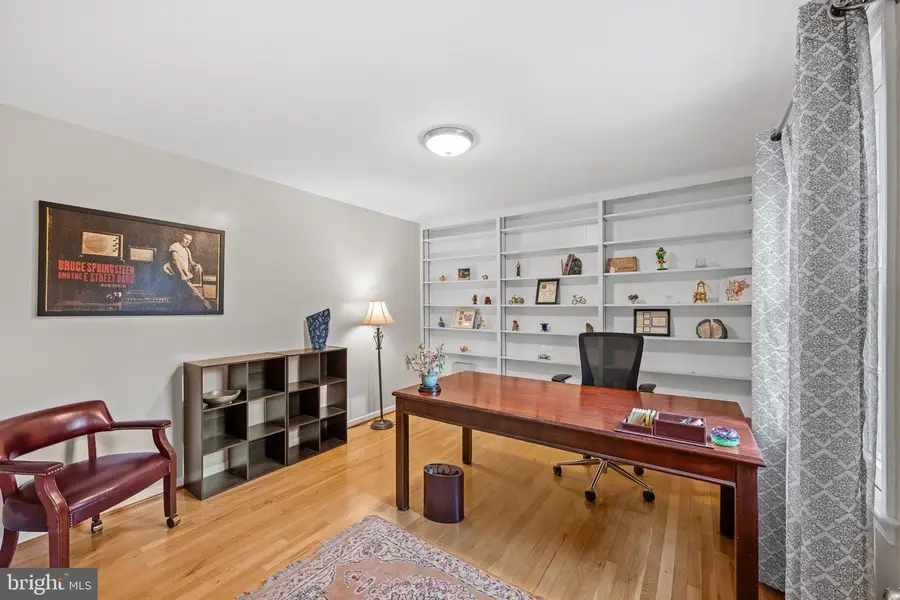 8217 Buckspark Ln W, Potomac, MD 20854 - Image #3