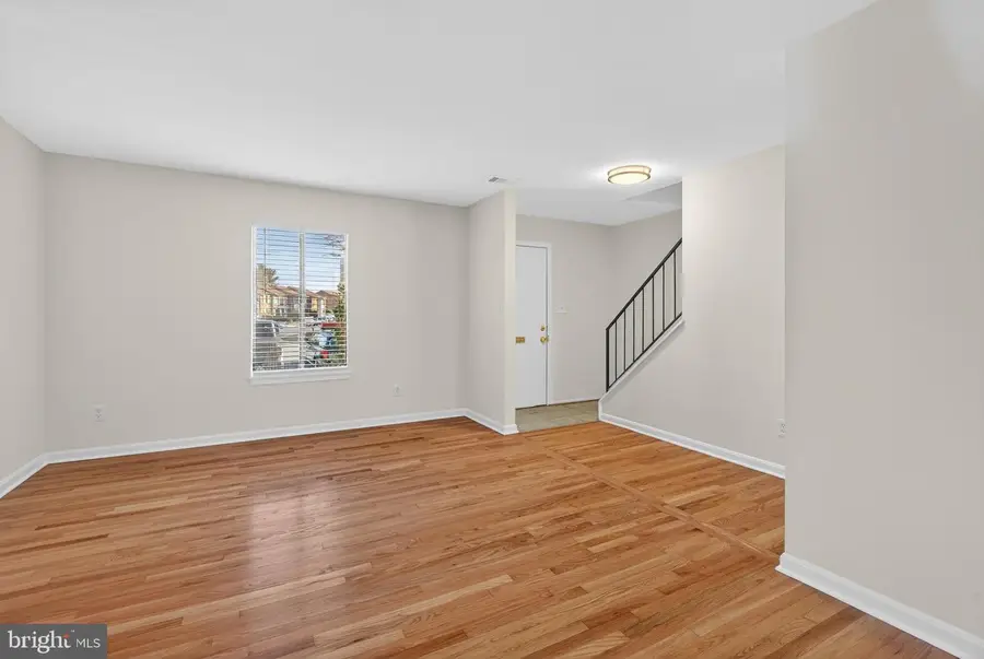 19636 Club Lake Rd, Montgomery Village, MD 20886 - Image #3