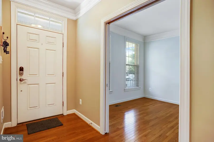 211 Winter Walk Dr, Gaithersburg, MD 20878 - Image #3