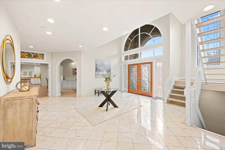 9809 Tibron Ct, Potomac, MD 20854 - Image #2