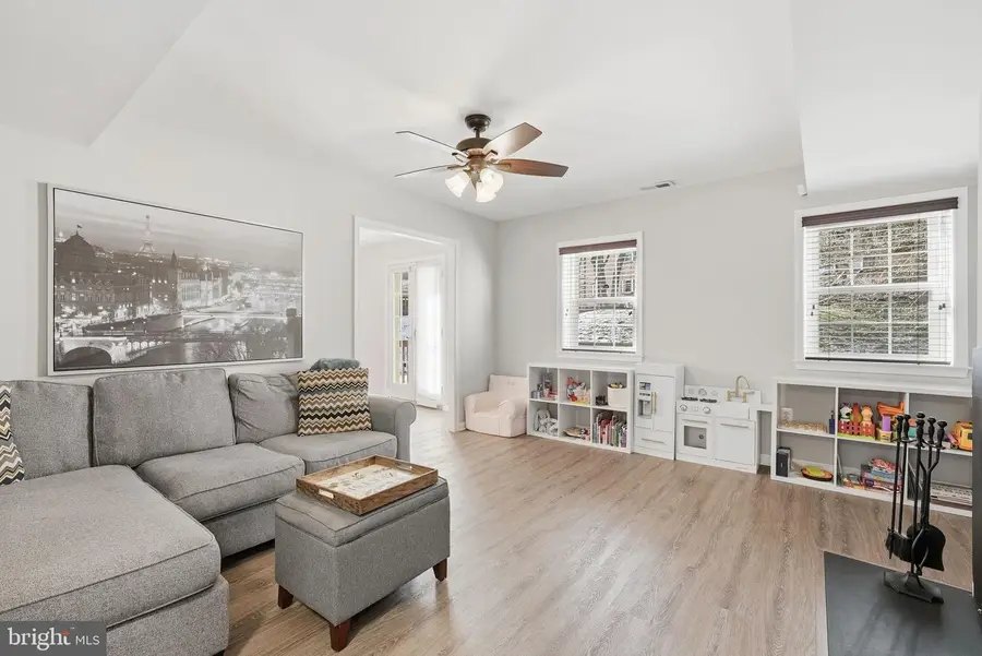 4828 Bradley Blvd #212, Chevy Chase, MD 20815 - Image #2