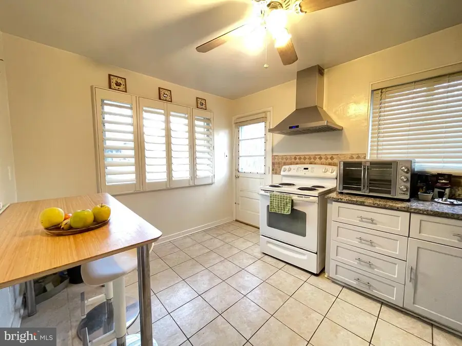 2211 Mark Ct, Silver Spring, MD 20910 - Image #3