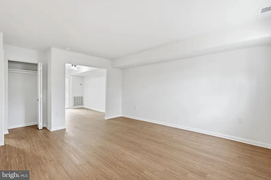 804 Azalea Dr #16-804, Rockville, MD 20850 - Image #2