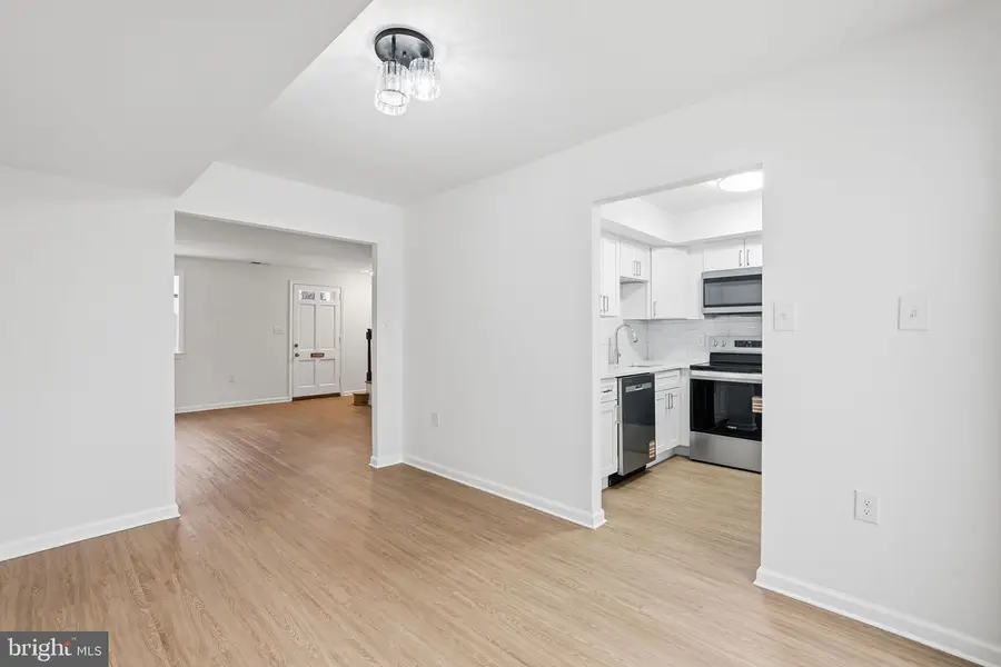 804 Azalea Dr #16-804, Rockville, MD 20850 - Image #3