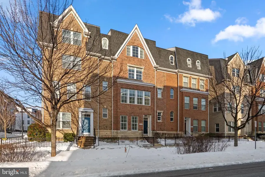 606 Crown Park Ave, Gaithersburg, MD 20878 - Image #2