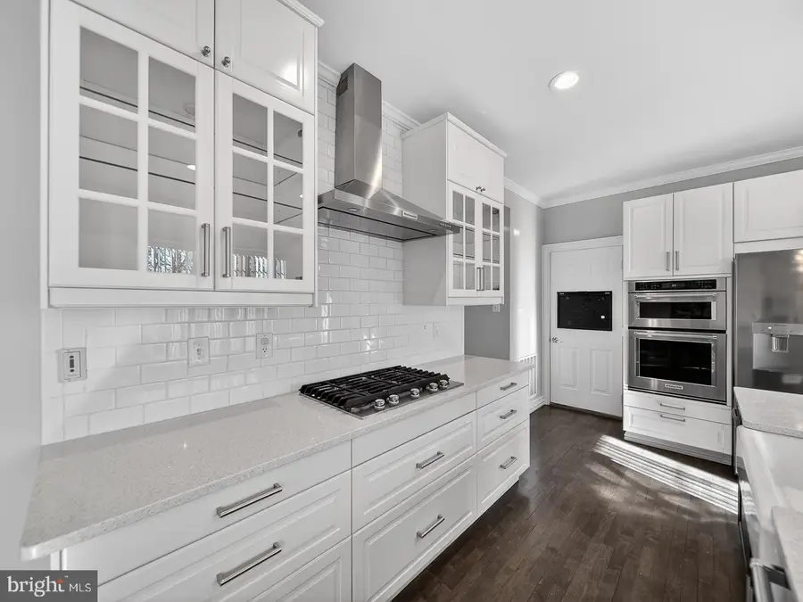 9534 Fernwood Rd, Bethesda, MD 20817 - Image #3