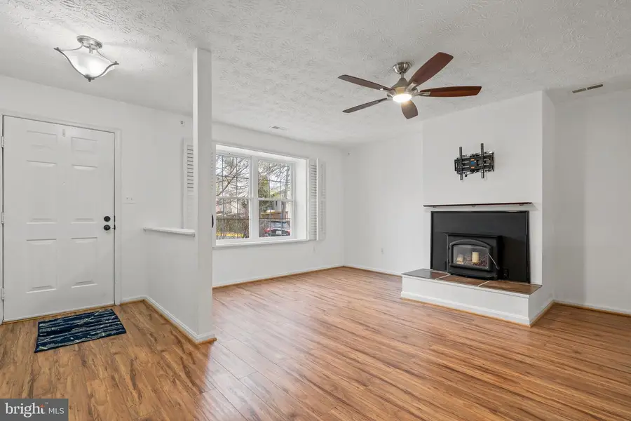 18656 Winding Creek Pl, Germantown, MD 20874 - Image #2