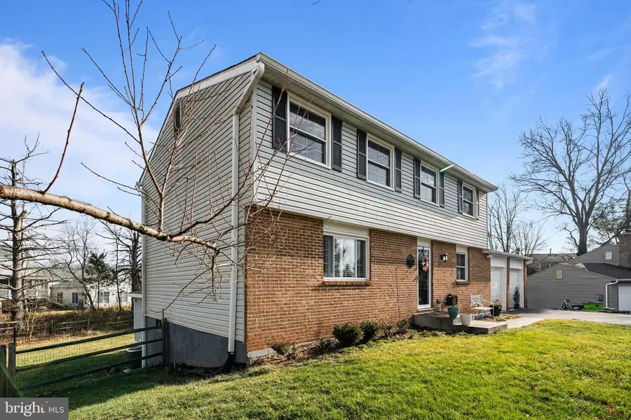19004 Hempstone Ct, Poolesville, MD 20837 - Image #2