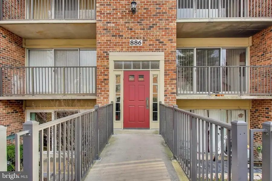 886 College Pkwy #304, Rockville, MD 20850 - Image #2
