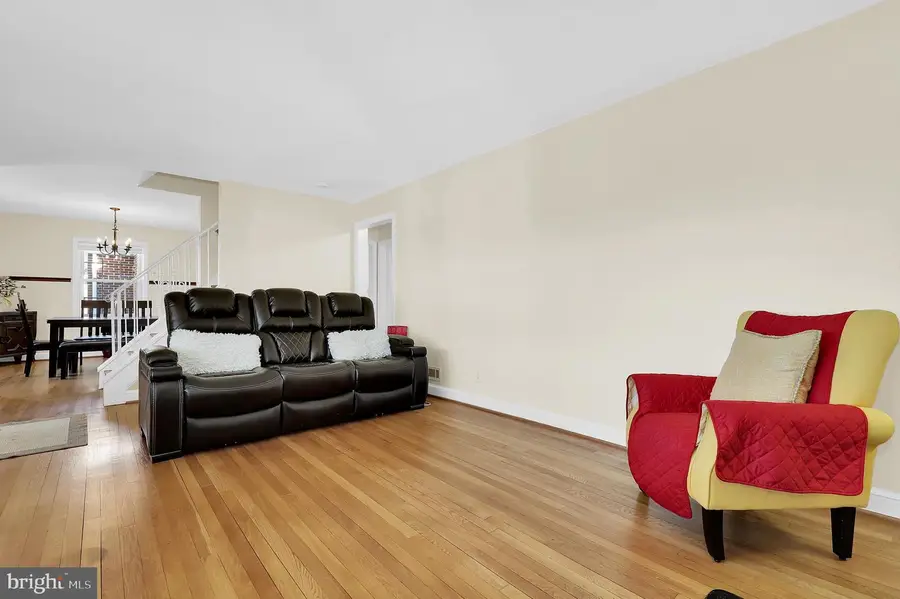 7012 Warfield Rd, Gaithersburg, MD 20882 - #3