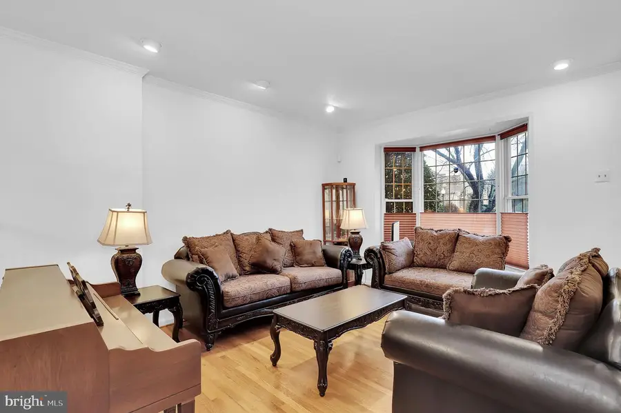 10804 Brewer House Rd, Rockville, MD 20852 - Image #3