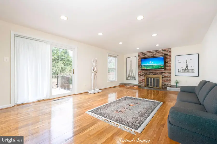 9125 Copenhaver Dr, Potomac, MD 20854 - Image #2