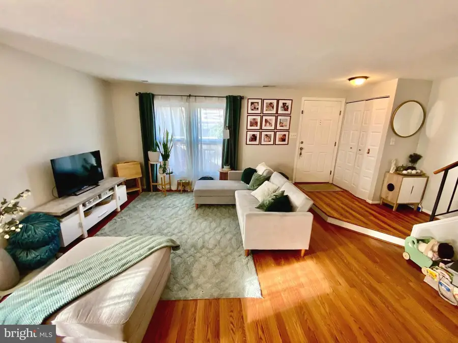 1 Appledowre Ct #137, Germantown, MD 20876 - Image #2