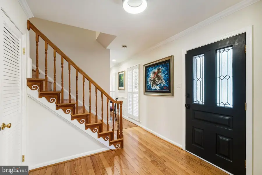 10104 Colebrook Ave, Potomac, MD 20854 - Image #3