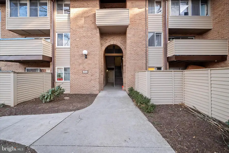 19419 Brassie Pl #102, Gaithersburg, MD 20886 - Image #2