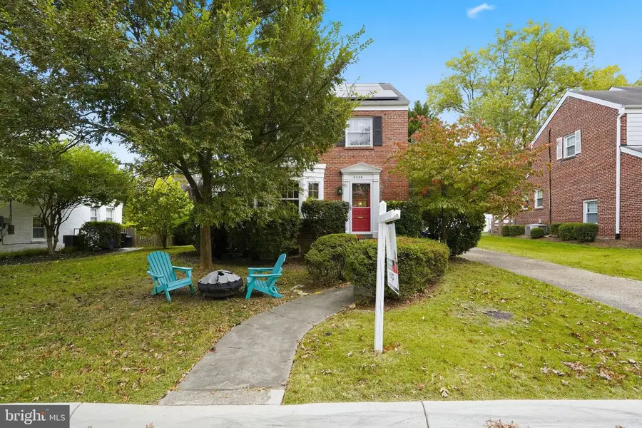 8209 Meadowbrook Ln, Chevy Chase, MD 20815 - Image #2
