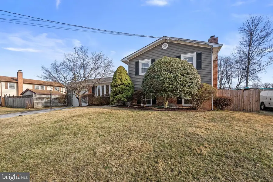14211 Dennington Pl, Rockville, MD 20853 - Image #3