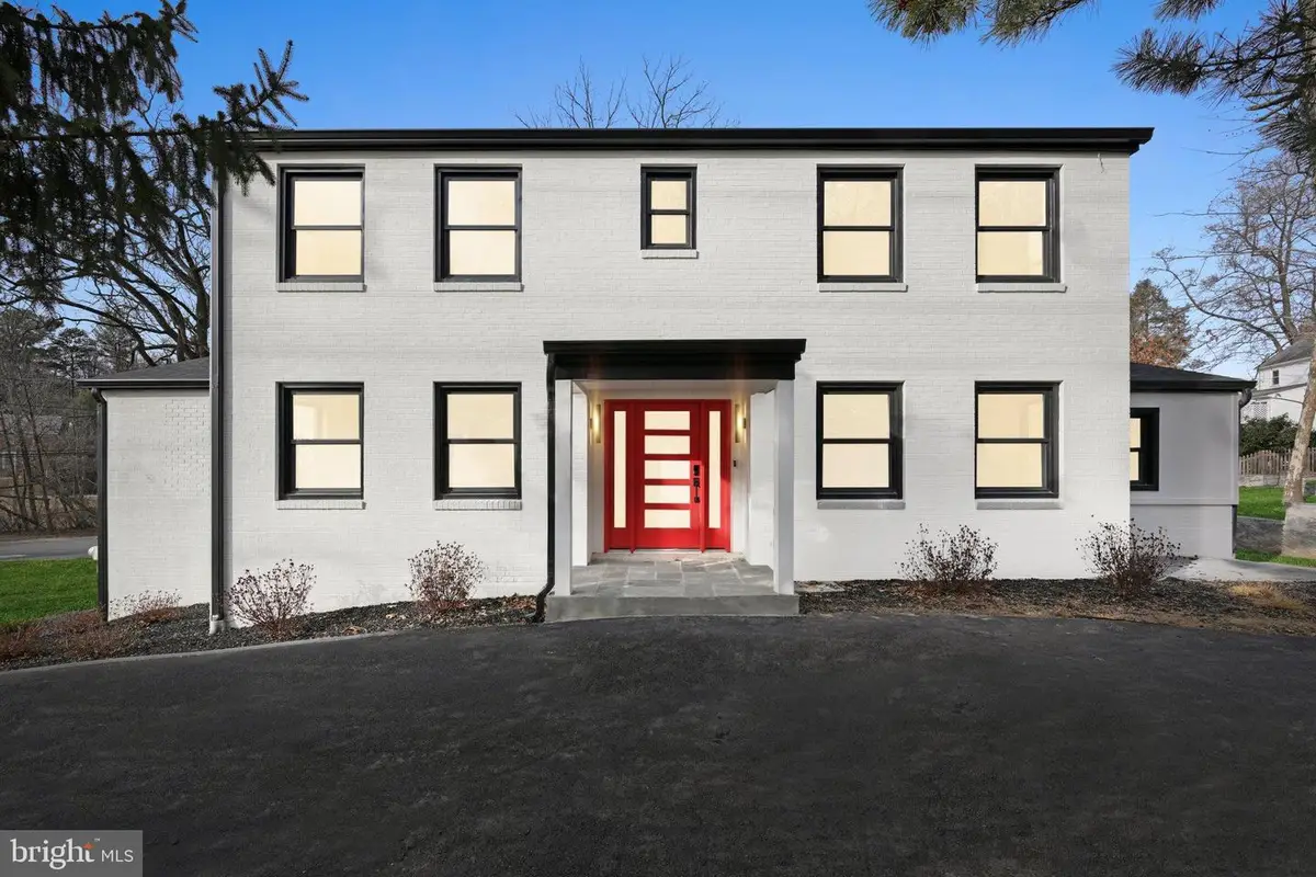 9200 Cedar Ln, Bethesda, MD 20814 - Image #1