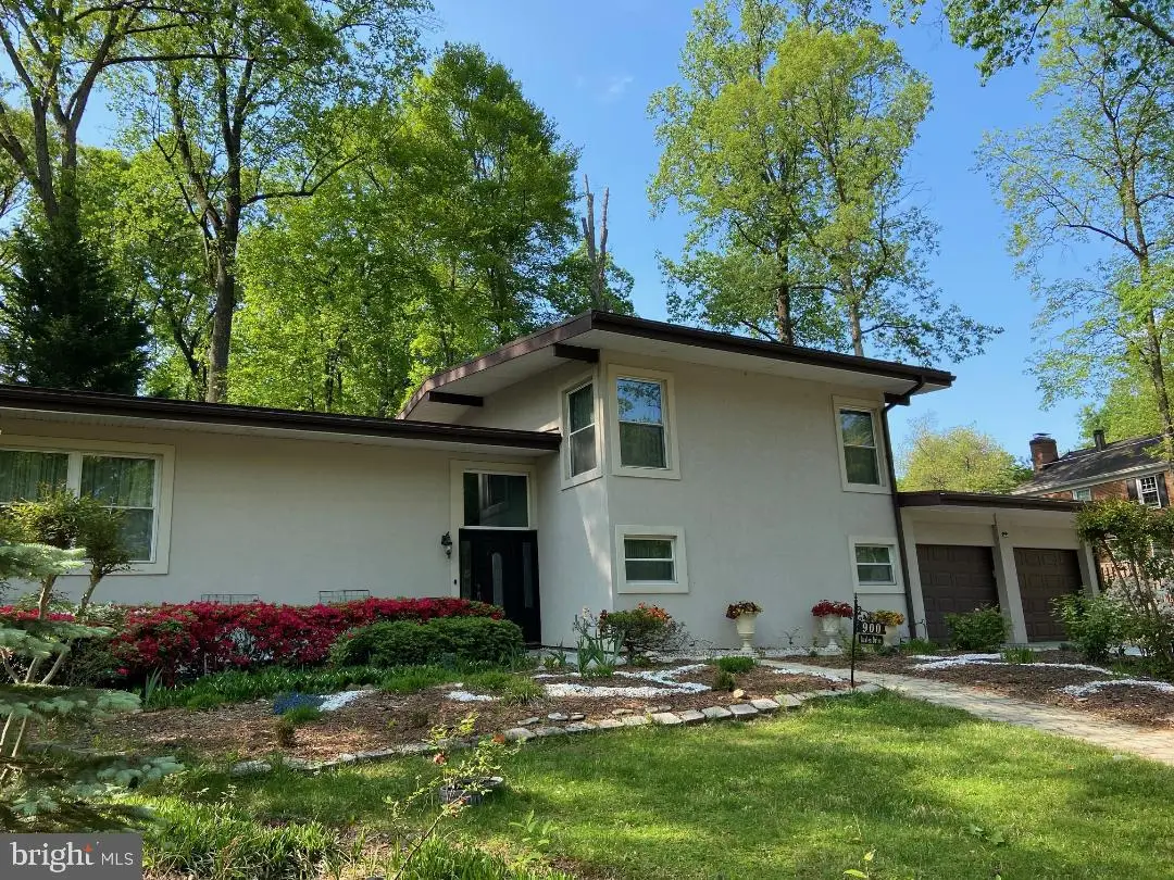 900 Azalea Dr, Rockville, MD 20850 - #1