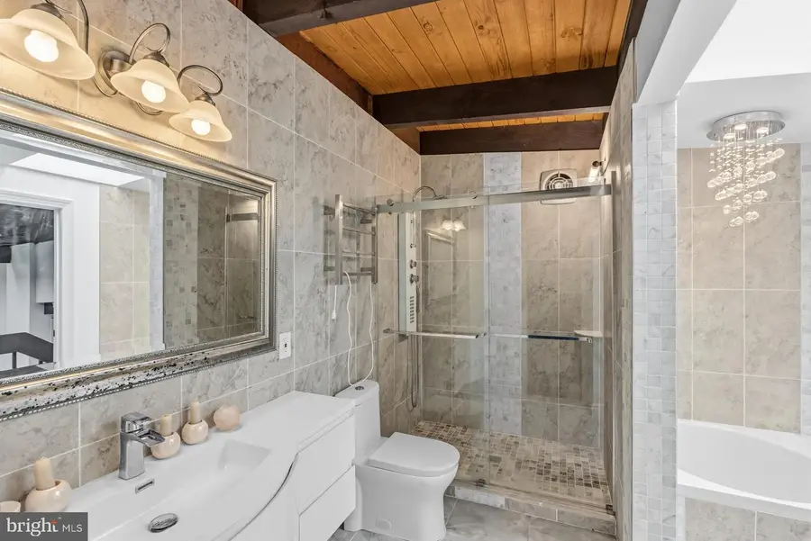 900 Azalea Dr, Rockville, MD 20850 - #3