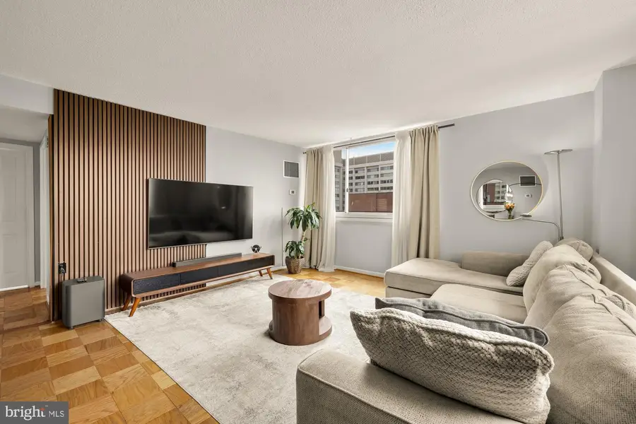 4601 N Park Ave #1119, Chevy Chase, MD 20815 - #2