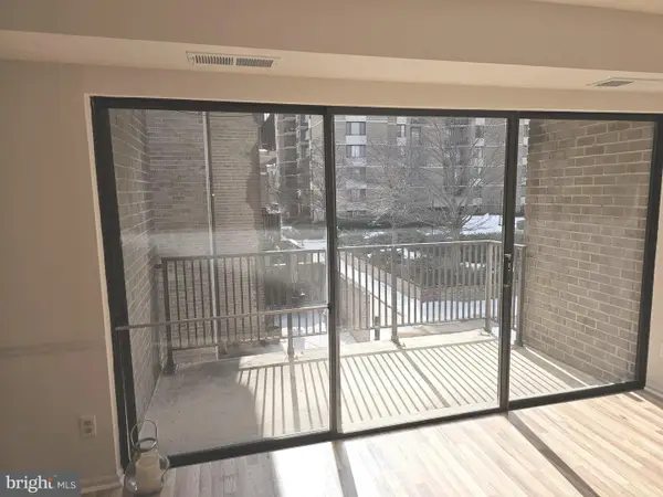 18 Monroe St #18, ROCKVILLE, MD 20850