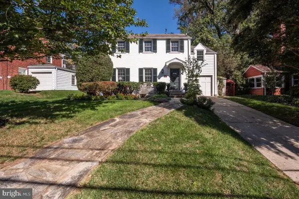 5215 Roosevelt St, BETHESDA, MD 20814