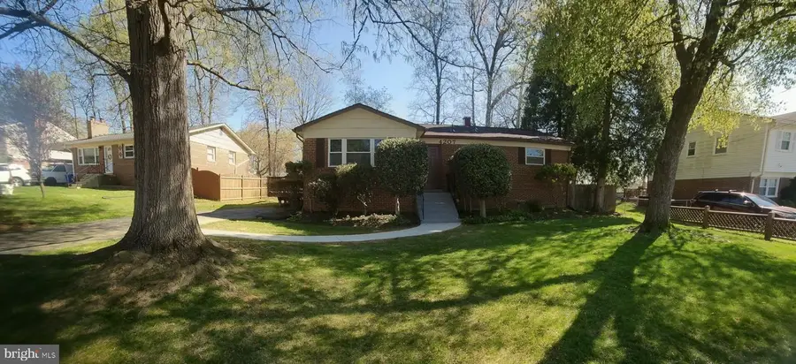 4207 Frankfort Dr, Rockville, MD 20853 - #2
