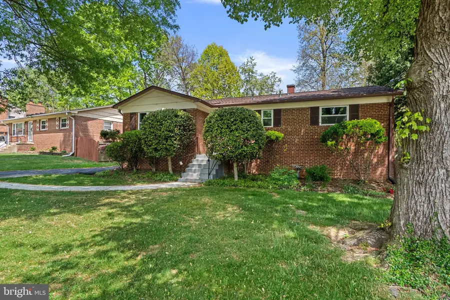 4207 Frankfort Dr, Rockville, MD 20853 - #3