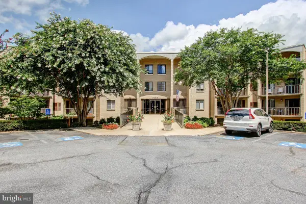 7425 Democracy Blvd #8, BETHESDA, MD 20817