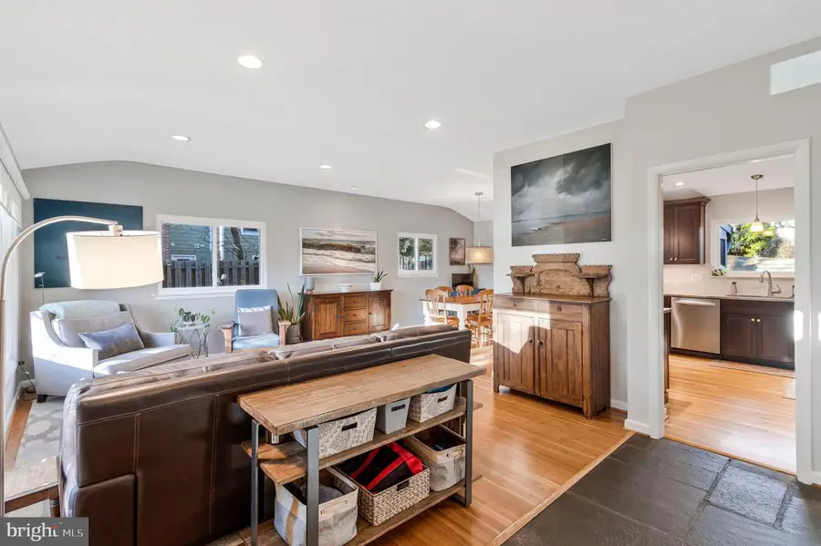 6203 Melvern Dr, Bethesda, MD 20817 - #3