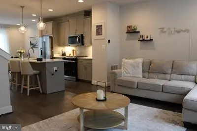 5040 Oakmoore Dr, Rockville, MD 20852 - #3