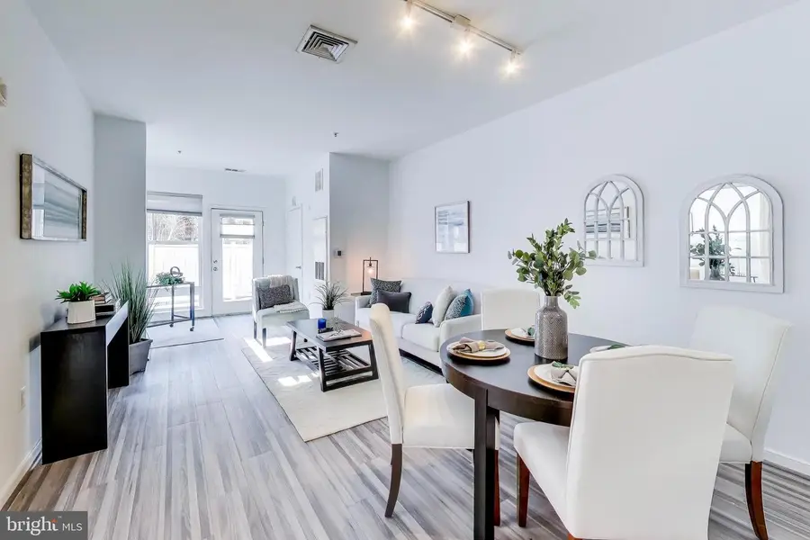 8045 Newell St #121, Silver Spring, MD 20910 - #3