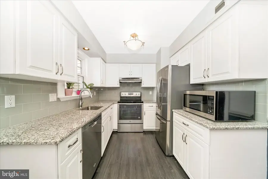 18725 Winding Creek Pl, Germantown, MD 20874 - Image #3