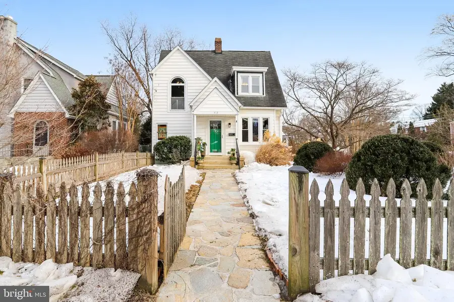 512 Pershing Dr, Silver Spring, MD 20910 - #2