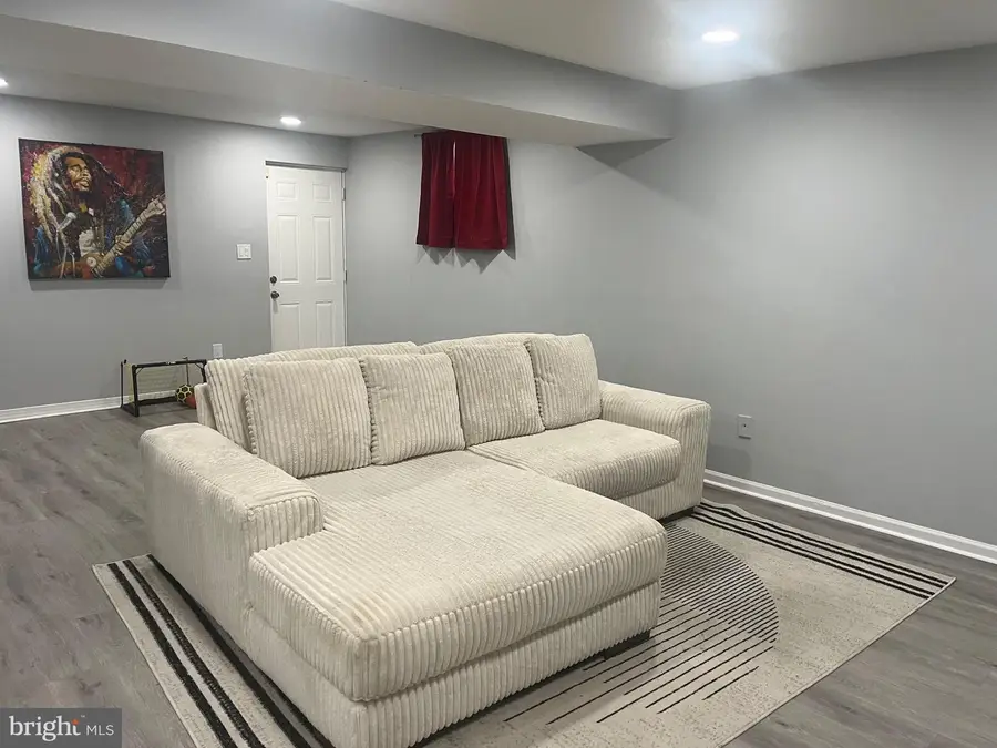 6 Blackburn Ct, Burtonsville, MD 20866 - #2