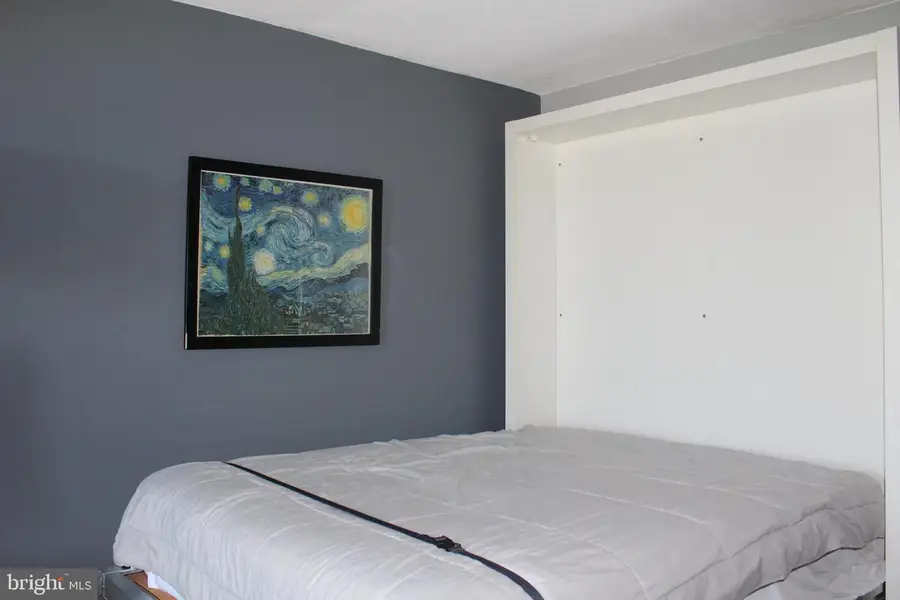 4 Monroe St #4-801, Rockville, MD 20850 - #3