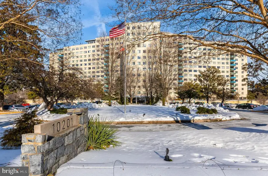 10201 Grosvenor Pl #204, Rockville, MD 20852 - #2