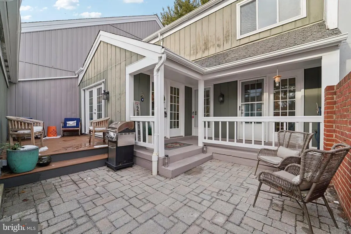 20610 Highland Hall Dr, Montgomery Village, MD 20886 - #1