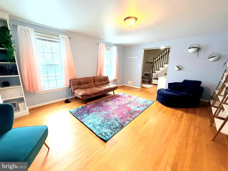 19105 N Pike Creek Pl, Montgomery Village, MD 20886 - #3