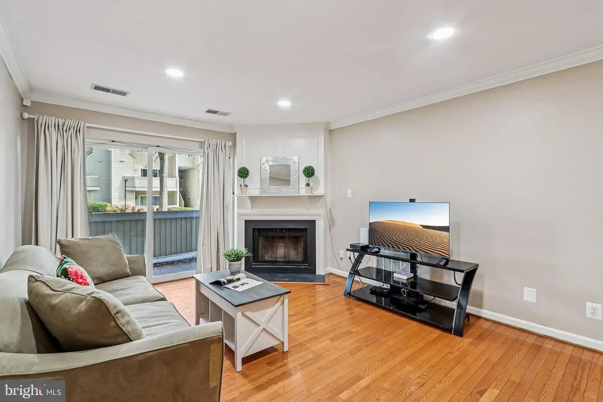 18202 Chalet Dr #apt 1, Germantown, MD 20874 - #1