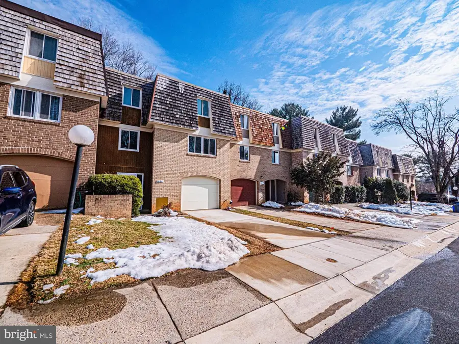 19041 Capehart Dr, Montgomery Village, MD 20886 - #2